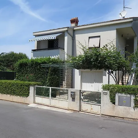 Pletikos Apartment *